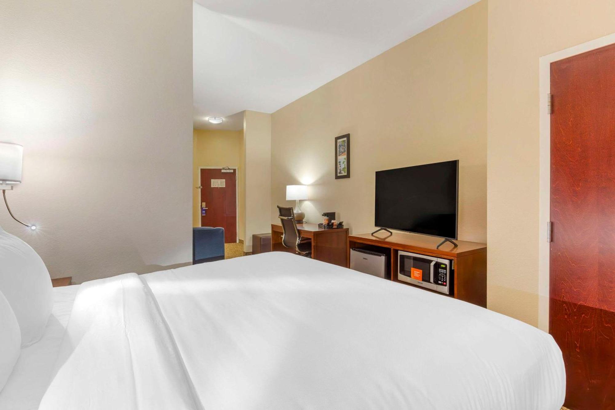 Comfort Suites Wilson - I - 95 Экстерьер фото