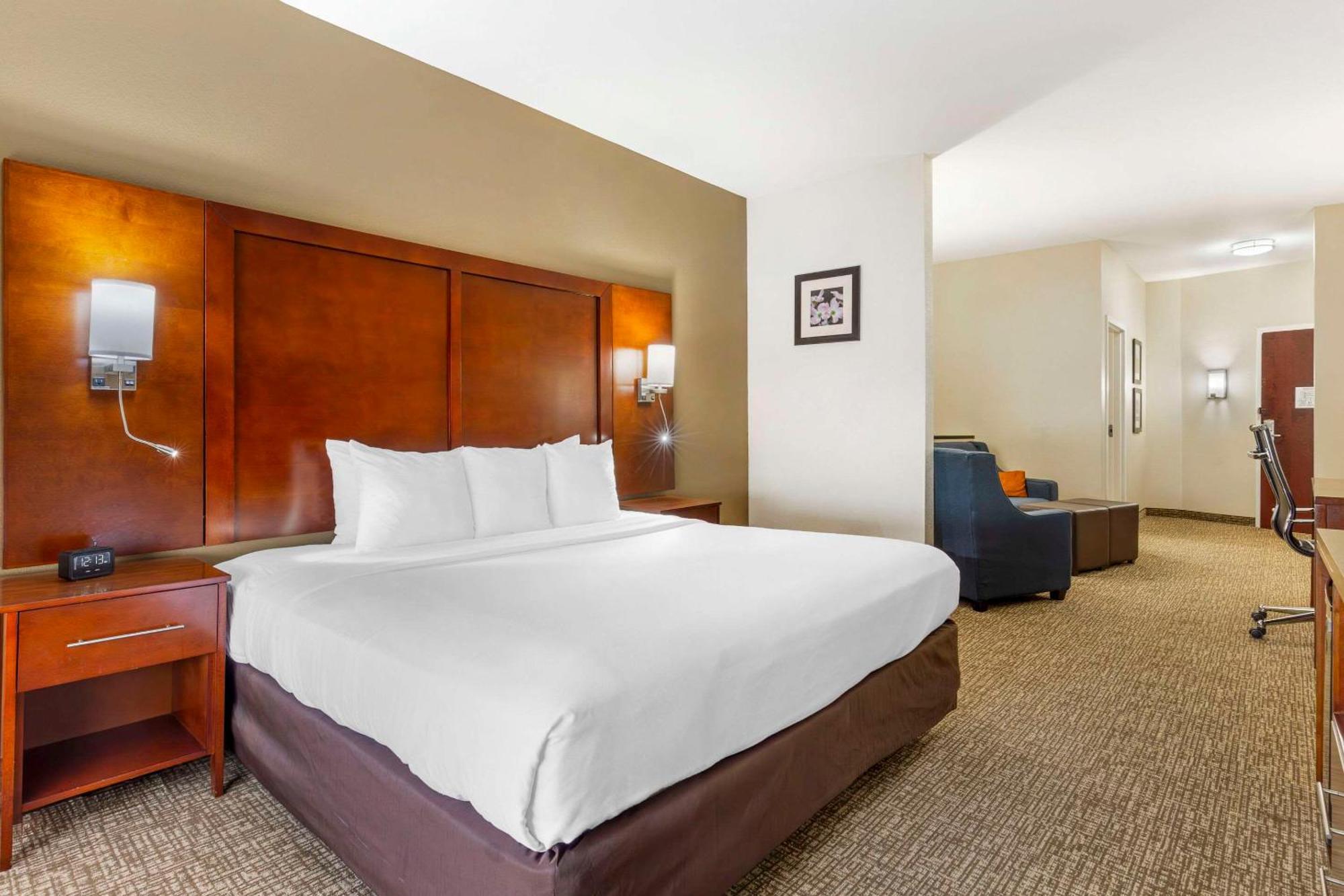 Comfort Suites Wilson - I - 95 Экстерьер фото