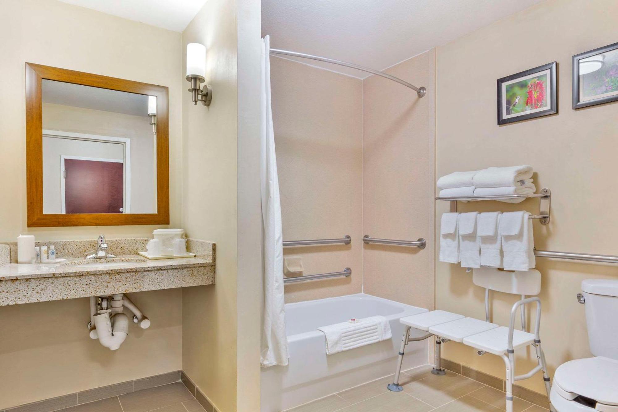 Comfort Suites Wilson - I - 95 Экстерьер фото