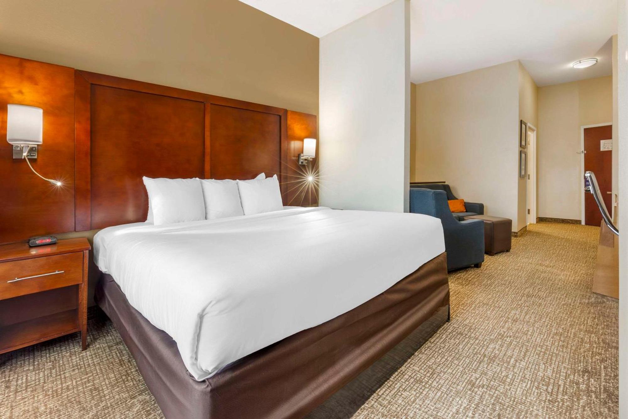 Comfort Suites Wilson - I - 95 Экстерьер фото