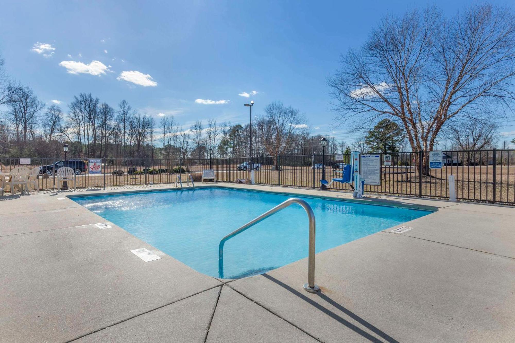 Comfort Suites Wilson - I - 95 Экстерьер фото